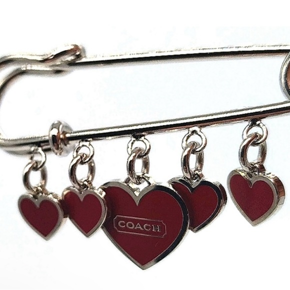 Vintage COACH Red heart safety pin brooch Hangbag backpack charm - Picture 3 of 6